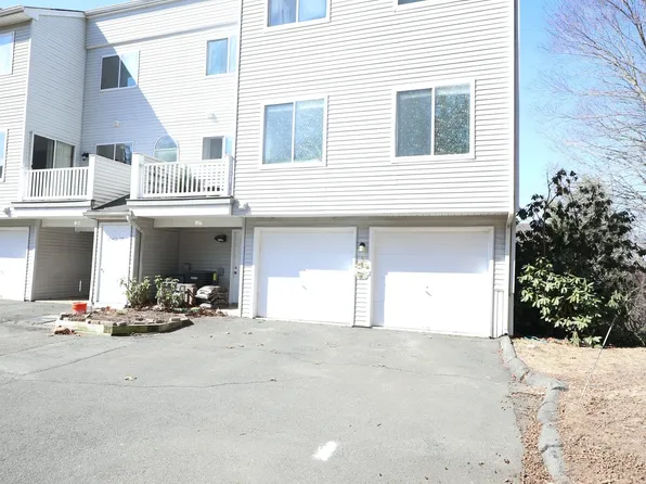 127 Staffordshire Commons Drive #127, Wallingford, CT 06492