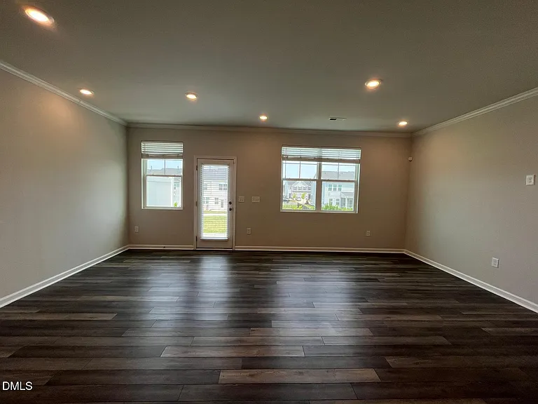 5047 Tura St — Photo 10