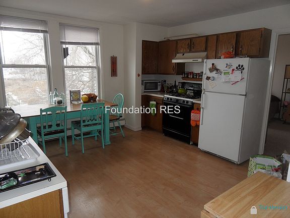 Eat in kitchen