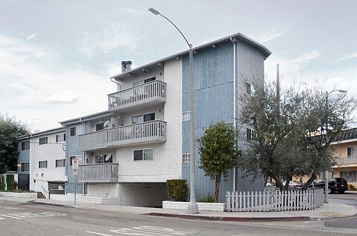 1st image of 415 N Venice Blvd #1