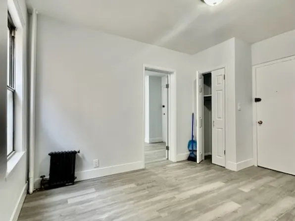 22-13 24th Street image 13 of 22