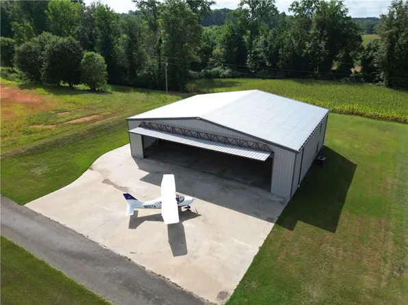 807 Sewell Rd, Lavonia, GA 30553