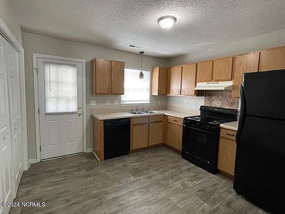 4th image of 1140 Pueblo Dr