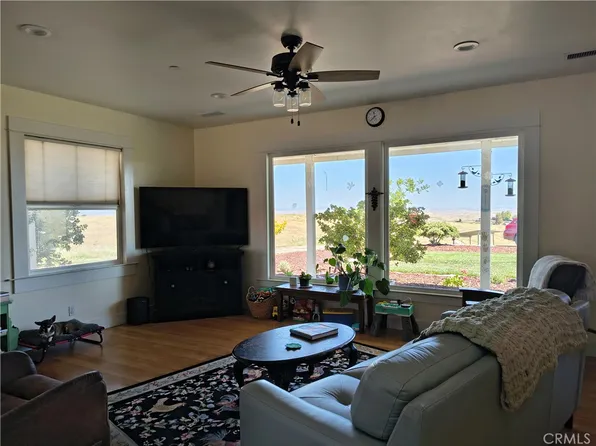 4650 Rolling Hills Rd, Paso Robles, CA 93446