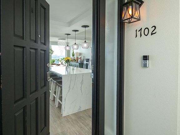 2nd image of 2323 N CENTRAL Avenue #1702