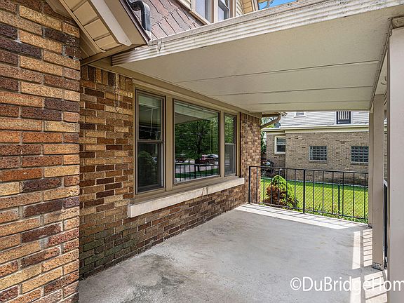 5th image of 12 Richards Ave NW