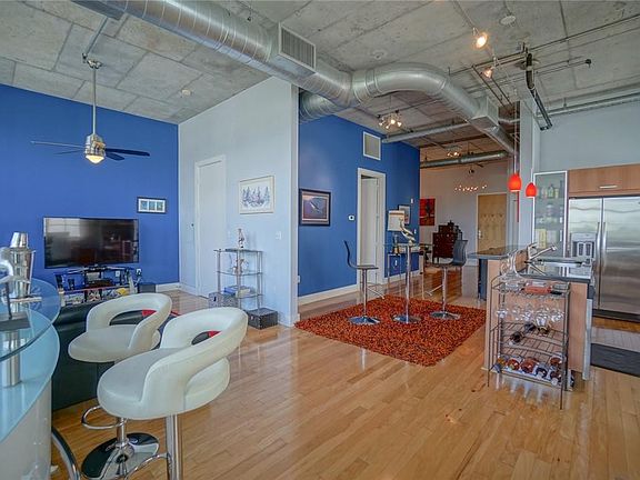 3rd image of 411 NW 1st Avenue #406