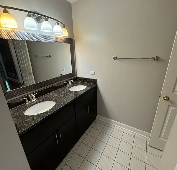 1955 N Jamestown Dr #1955 — Photo 5
