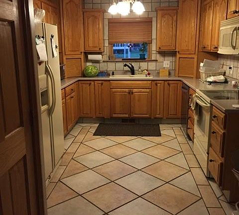 4th image of 713 Nottingham Pl