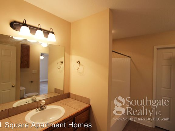 4th image of 614 N 40th Ave APT 30