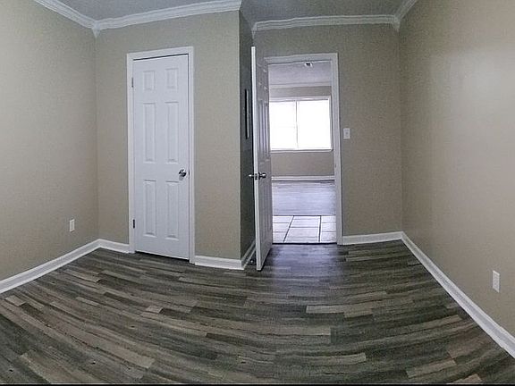 4th image of 4302 Chalet Cir NW