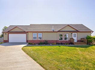 801 N 11th Avenue Cir, Winterset, IA 50273