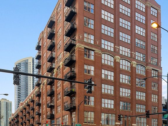 2nd image of 360 W Illinois St APT 317