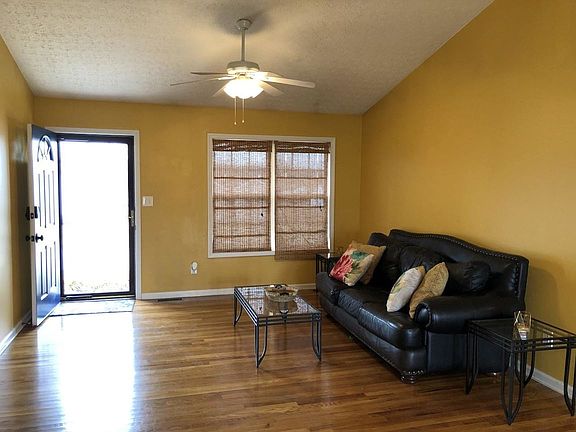 4th image of 634 Hillgreen St