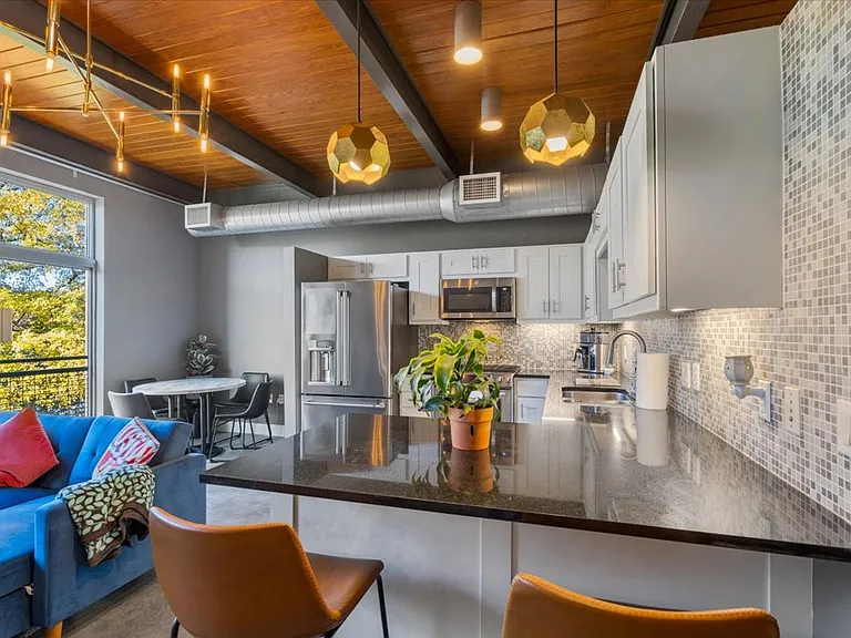 2205 N Lamar Blvd #214 — Photo 9