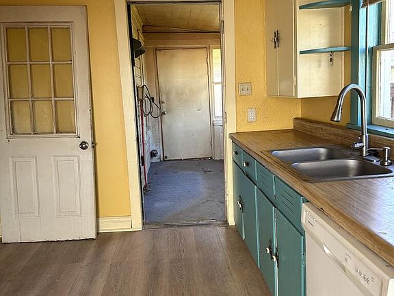 5th image of 113 N Bridge St