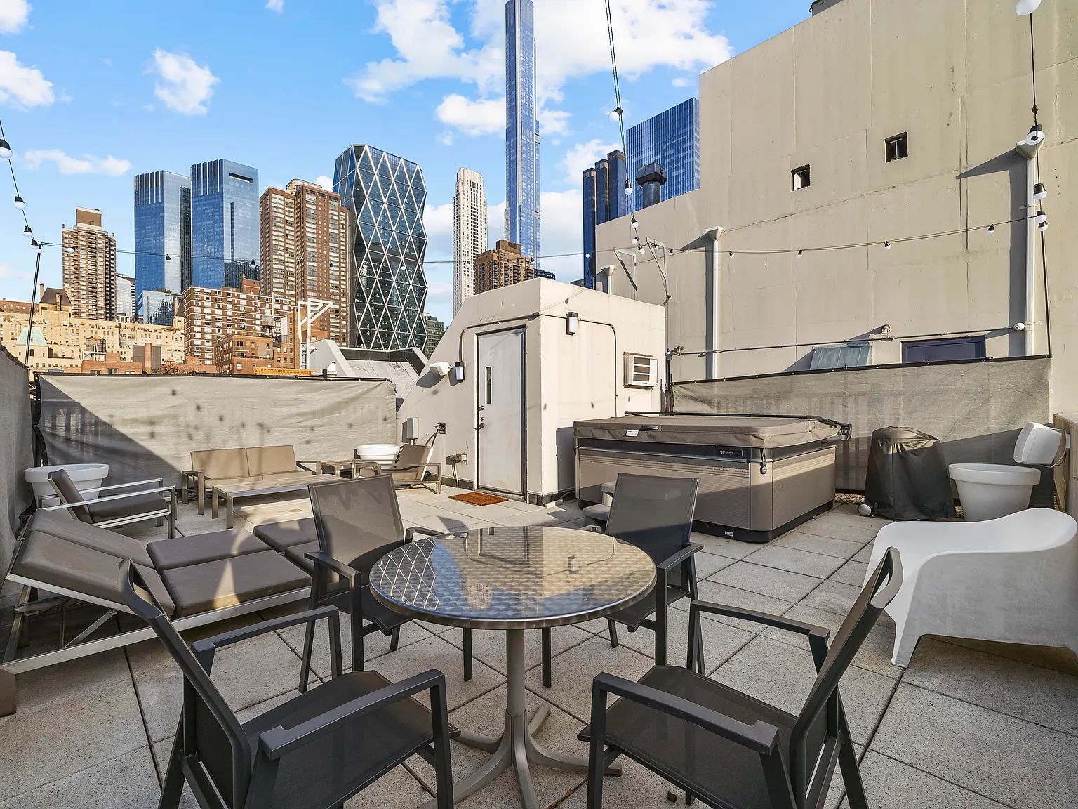 350 West 53rd Street — Photo 3