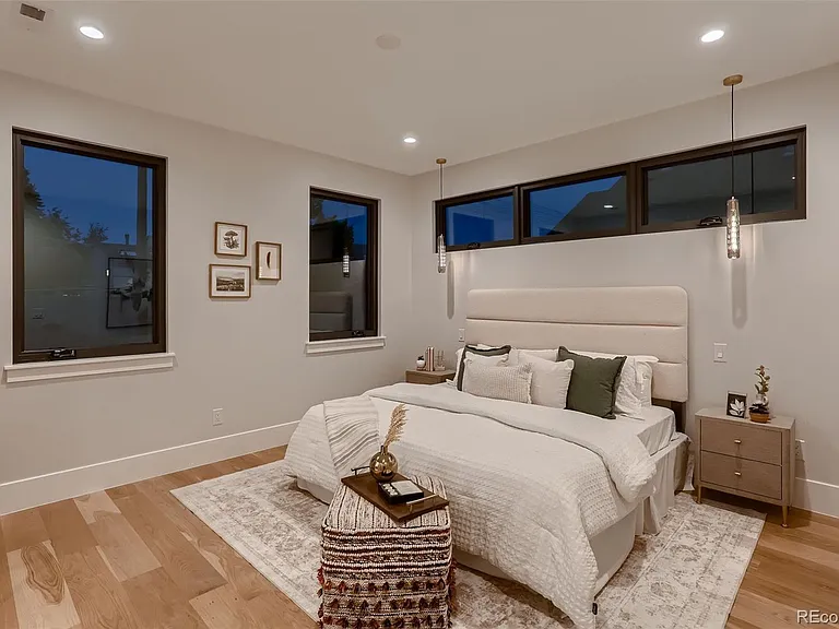 340 Jackson St — Photo 10
