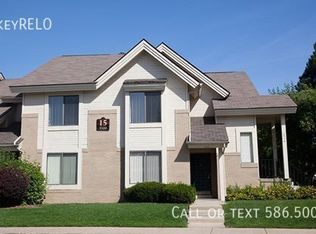 3070 Butler Rd #2512, Rochester, MI 48309
