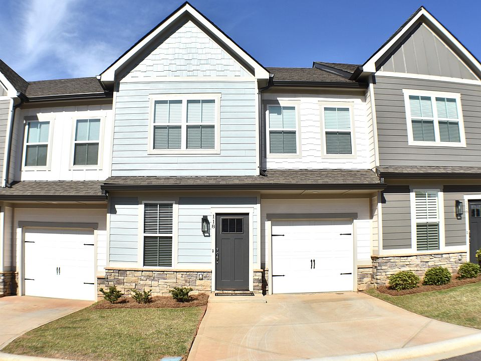 2nd image of 118 Magnolia Pl #1