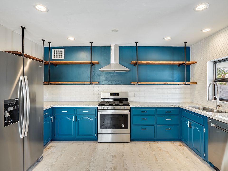 1st image of 2242 N Laurel Ave
