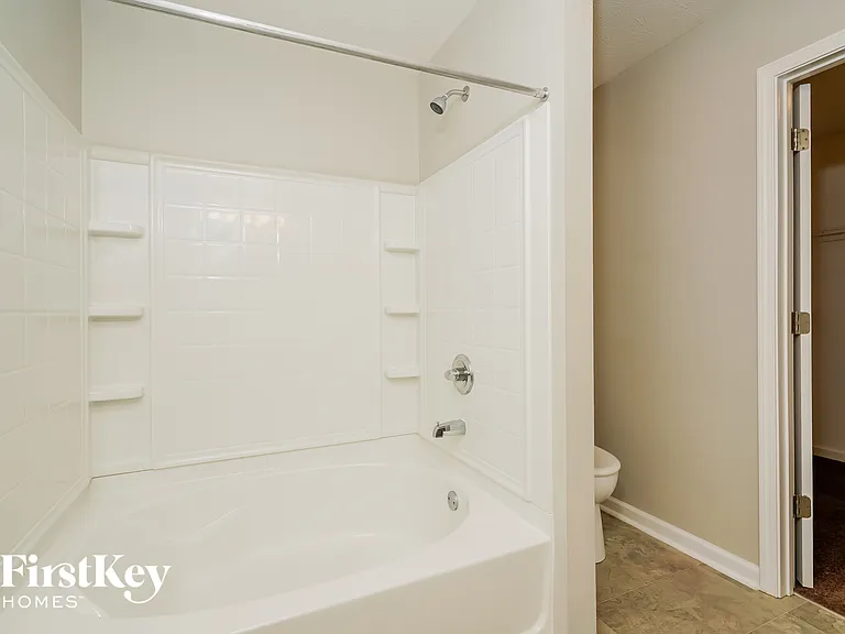 7847 Danube St — Photo 10