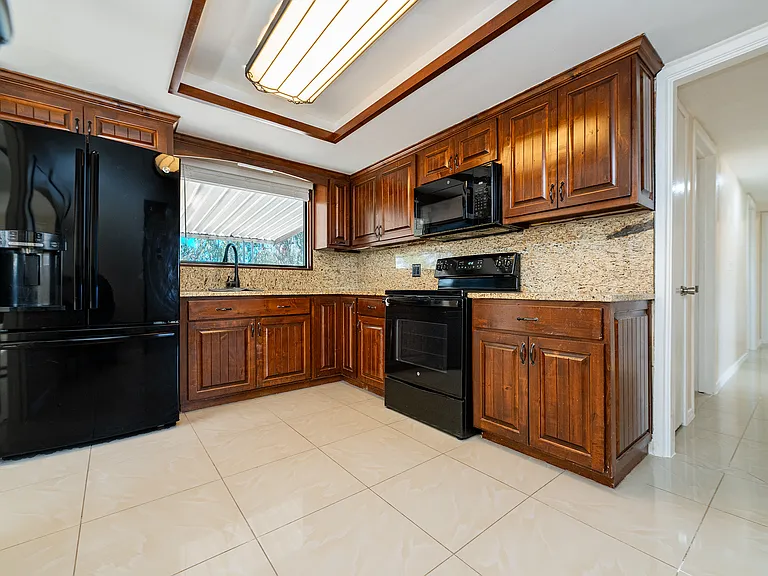 2532 E Crosby Vis — Photo 3
