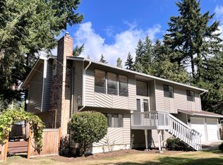 104 N 195th Ct, Seattle, WA 98133