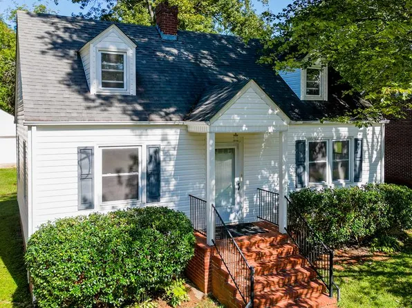 610 Virginia Ave, Chase City, VA 23924