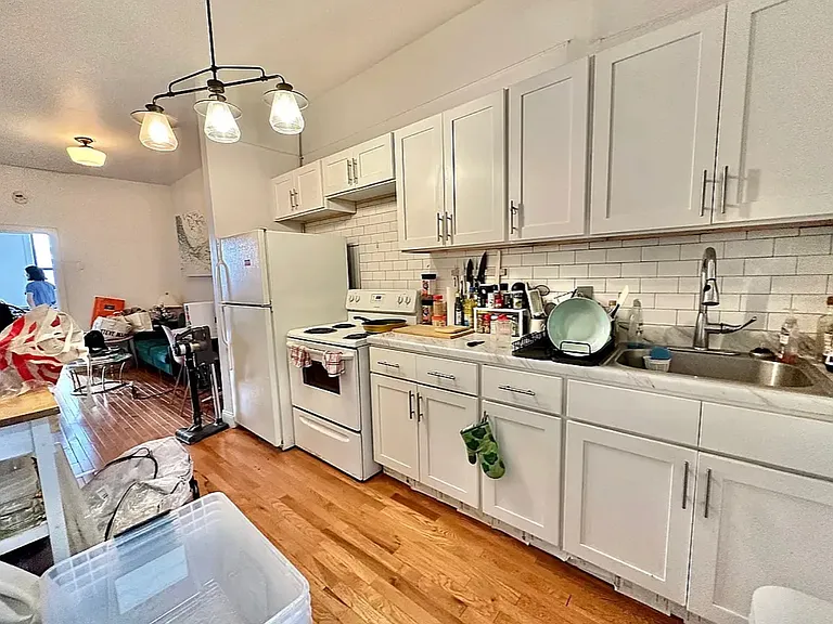 250 Stockholm St #4L — Photo 14