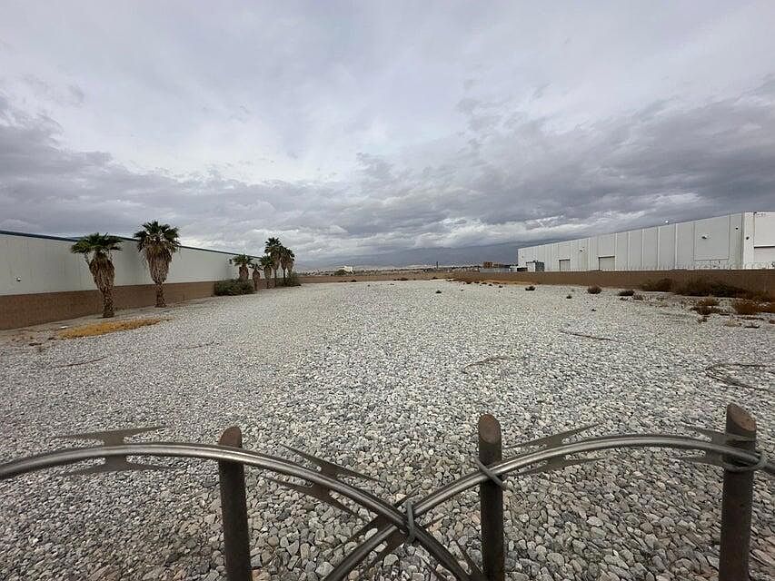 1st image of 84404 Cabazon Center Dr