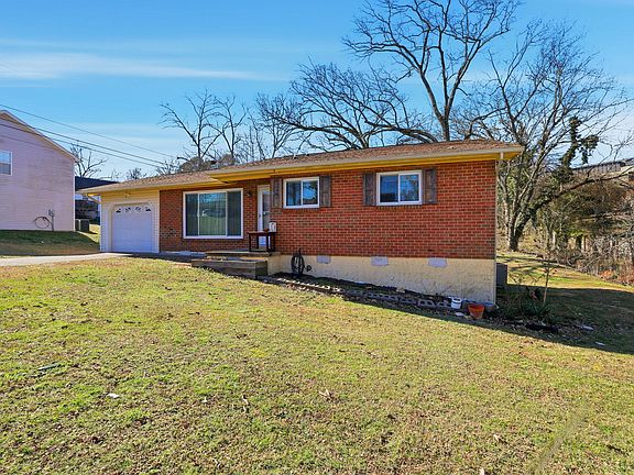 3rd image of 5703 Dagney Ln