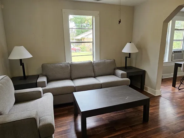 3233 Allison Bonnett Memorial Dr, Birmingham, AL 35228