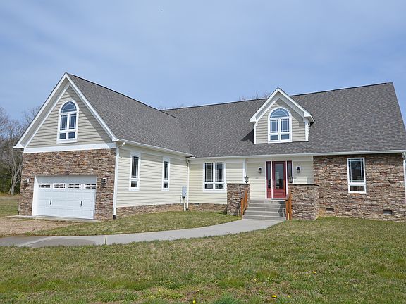 2nd image of 6 Eagles Nest Ln