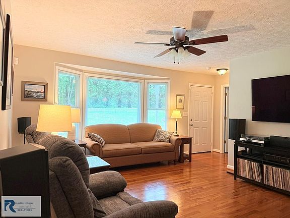 5th image of 521 Laniers Mill Rd