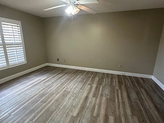 2nd image of 2922 Mallorn Way
