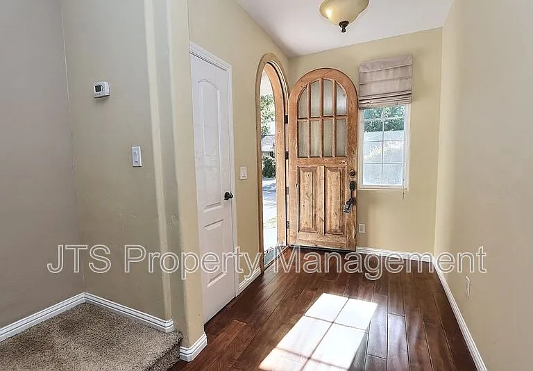 3657 24th St — Photo 3