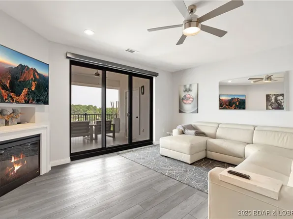 166 Captiva Dr #5D, Sunrise Beach, MO 65079