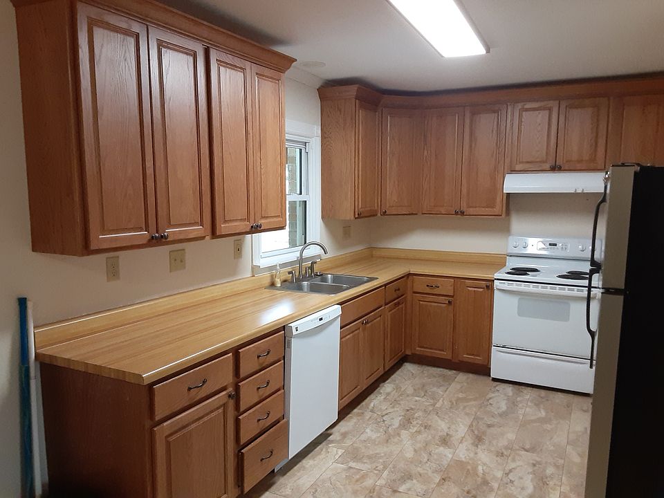2nd image of 270 Cody Rd S