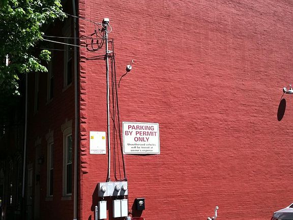 Side Wall - Parking Lor