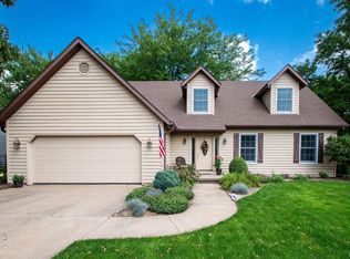 203 W Lindy Ln, Peoria, IL 61614