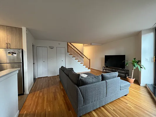 Rented by AZ REALTY NYC LLC | media 11