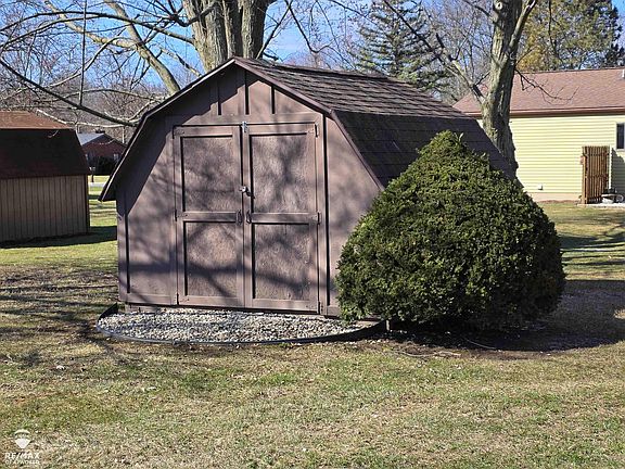 5th image of 2445 N Hickory Rd