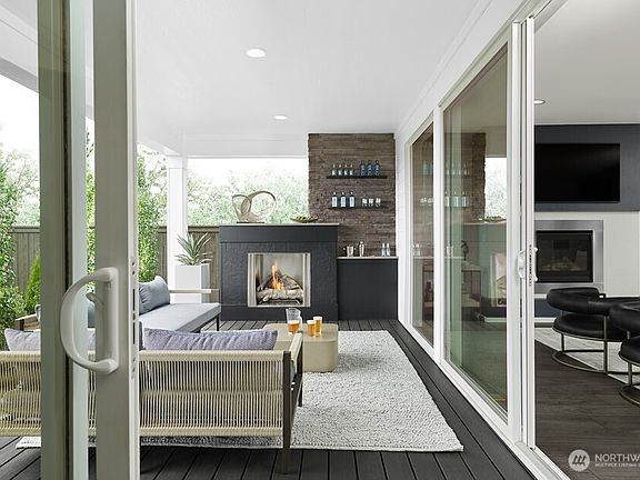 4th image of 4013 199th Place SE