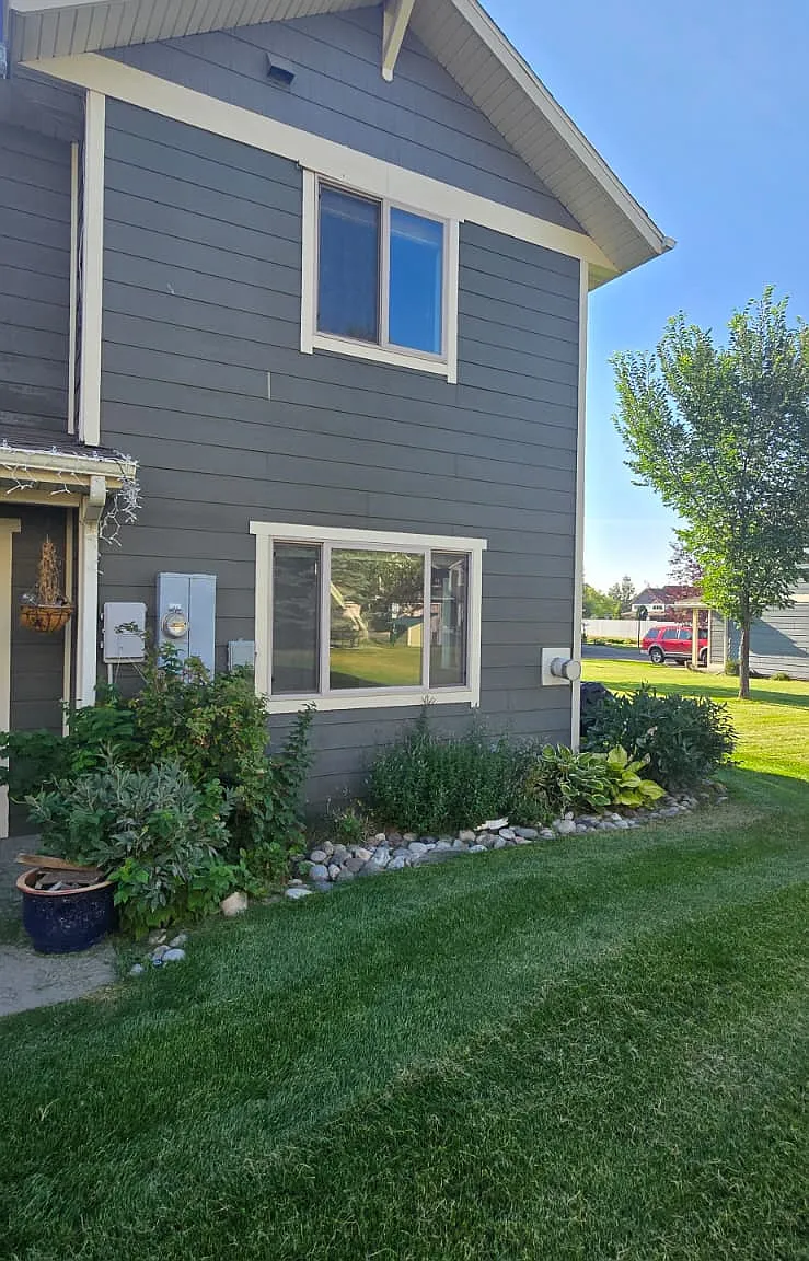 3 bed, 2.5 bath, 1350 sqft, $2,800 — Photo 2