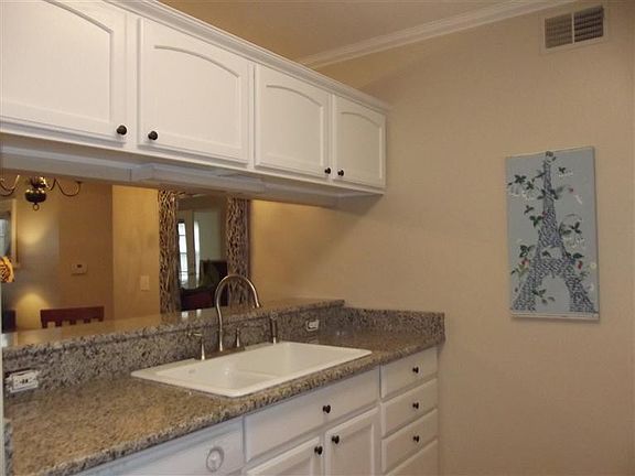 5th image of 2724 S Knightsbridge Cir Unit 44