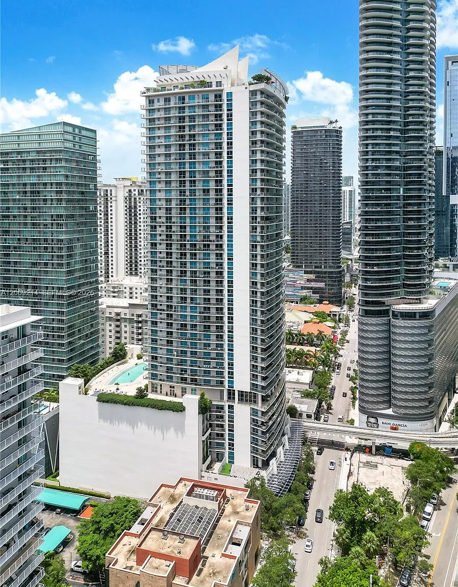 1100 Millecento Residence — Photo 3
