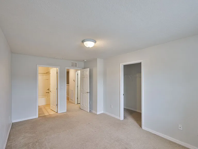 9160 Hillcroft Dr — Photo 26