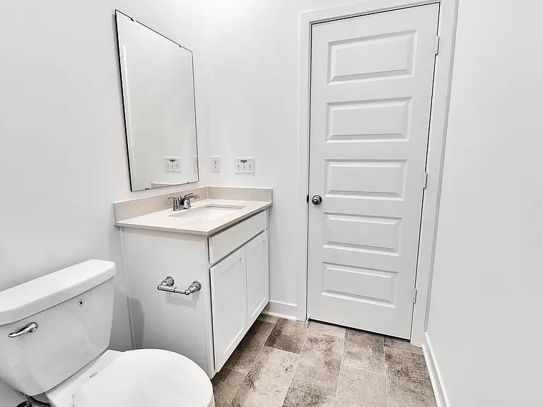 404 W Monroe St — Photo 26