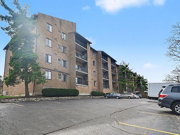2nd image of 3004 Glenmore Ave APT 205
